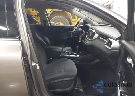 2018 Kia Sorento 2.4L L z USA, uszkodzony, nr VIN 5XYPG4A35JG430757